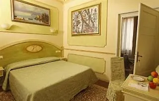B&bt Antica Residenza Dazeglio 2*